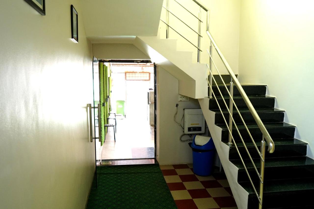 Yuvraj Lodge Osmanabad Esterno foto